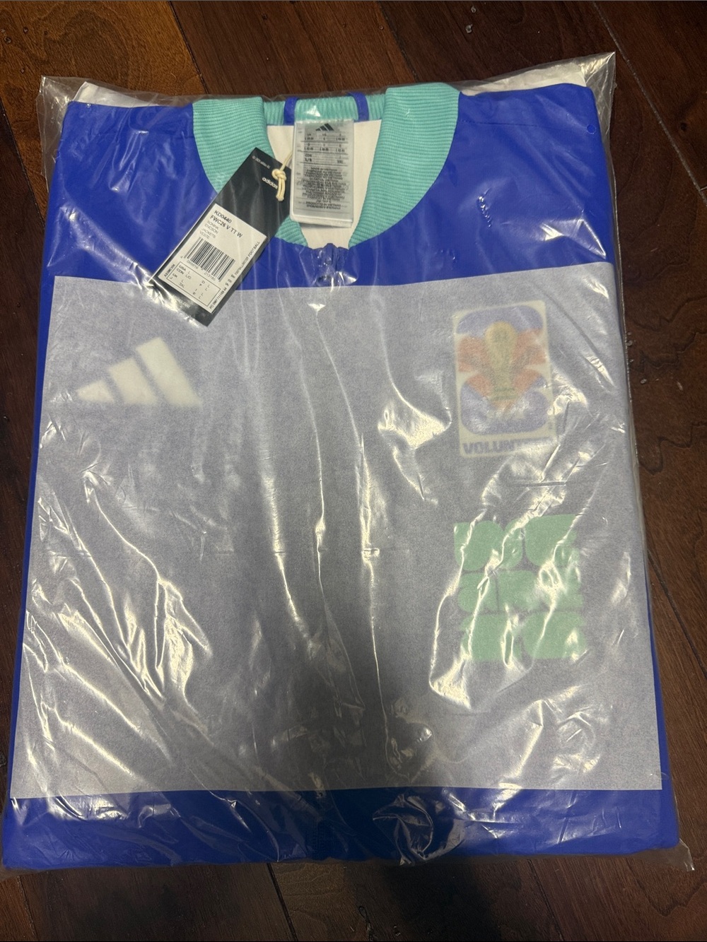 NWT Adidas FIFA World Cup 2026 size L volunteer jacket